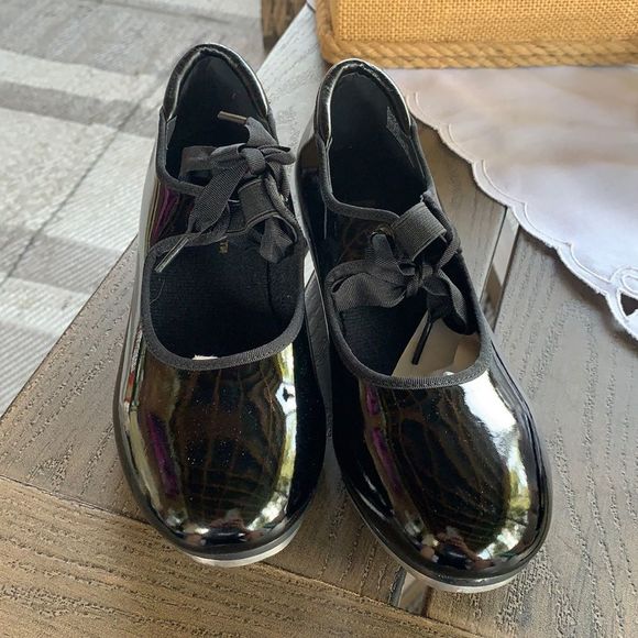 BEGINNER TAP SHOE - Picture 2 of 6